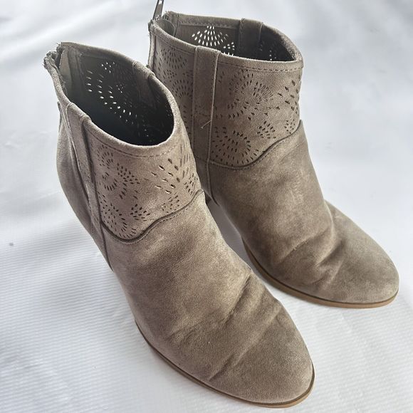 Qupid Shoes - Qupid Taupe Faux Suede Booties with Heel size 8